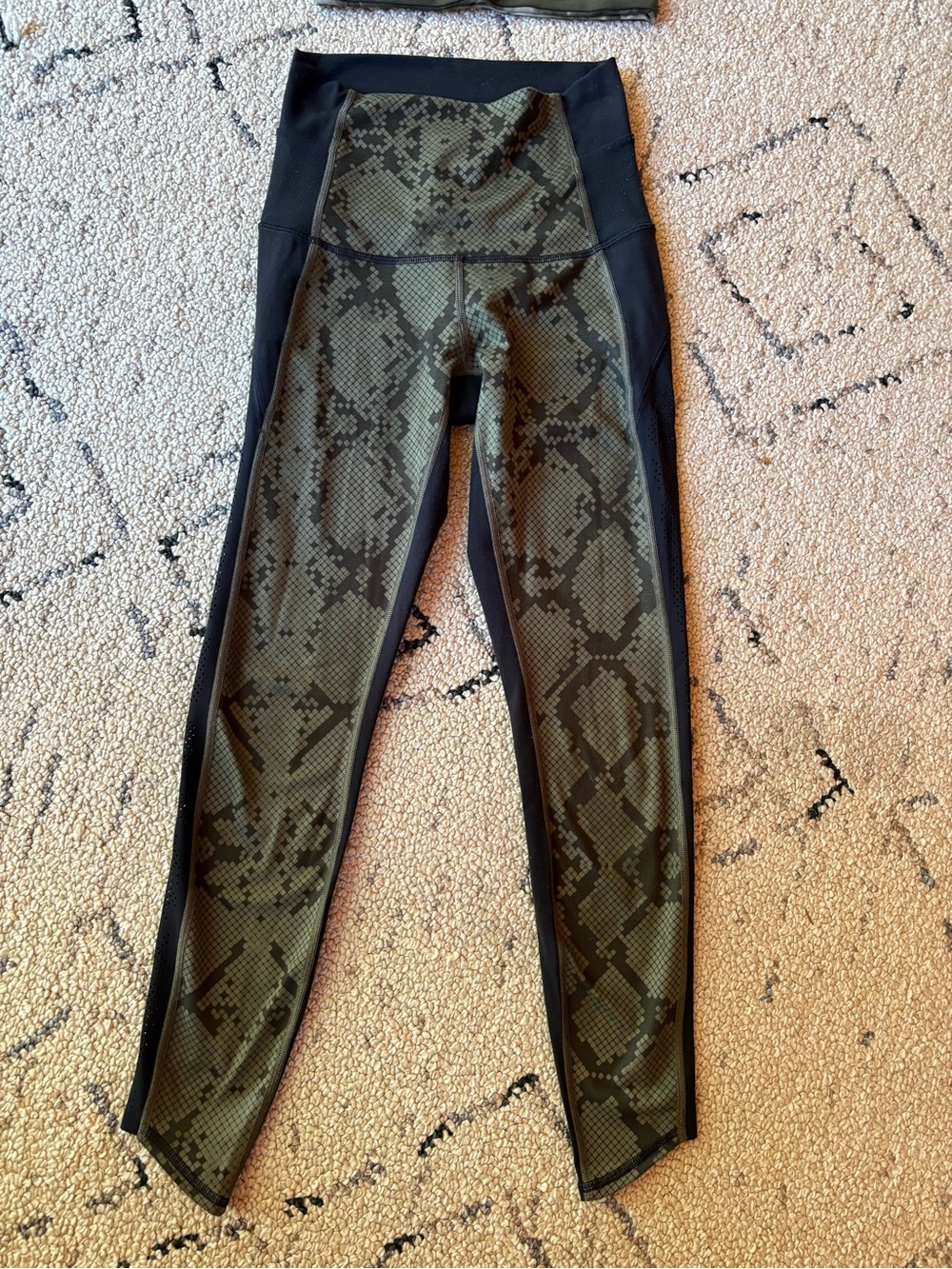 Lululemon set sz 4 vintage EuC - Picture 4 of 8